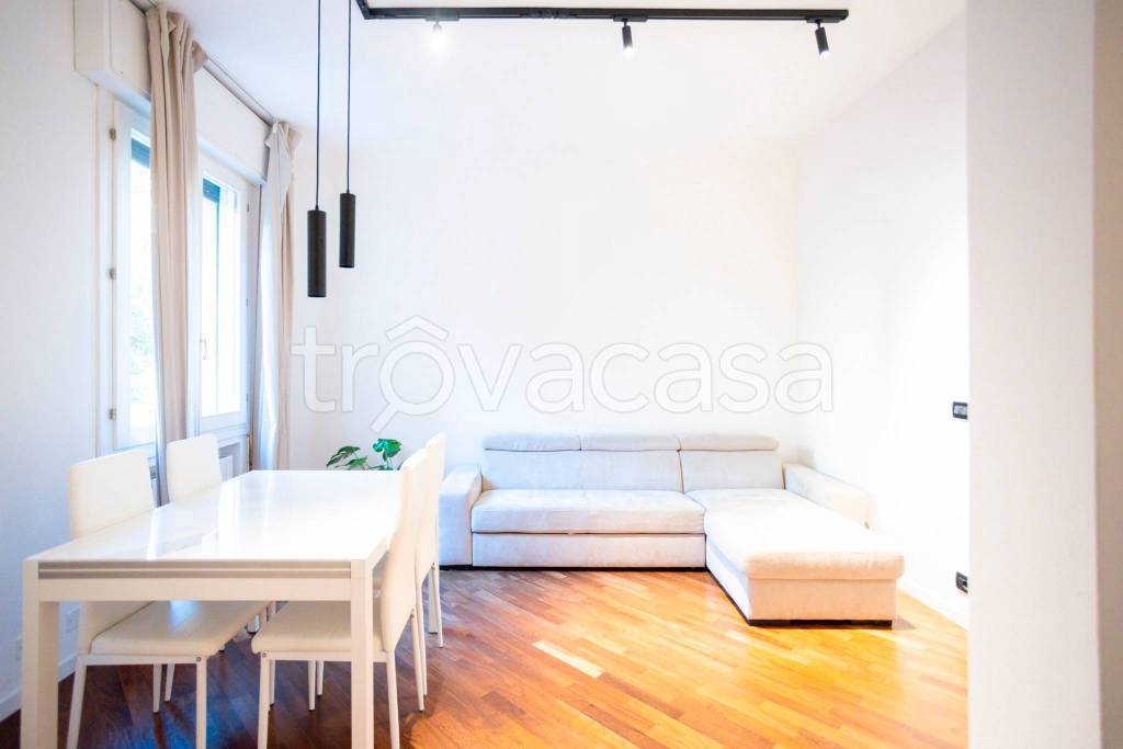 appartamento in vendita a Bologna in zona Santo Stefano