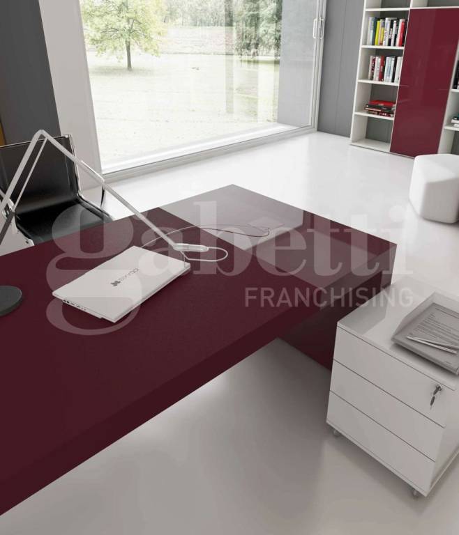 negozio in vendita a Bologna in zona Santo Stefano