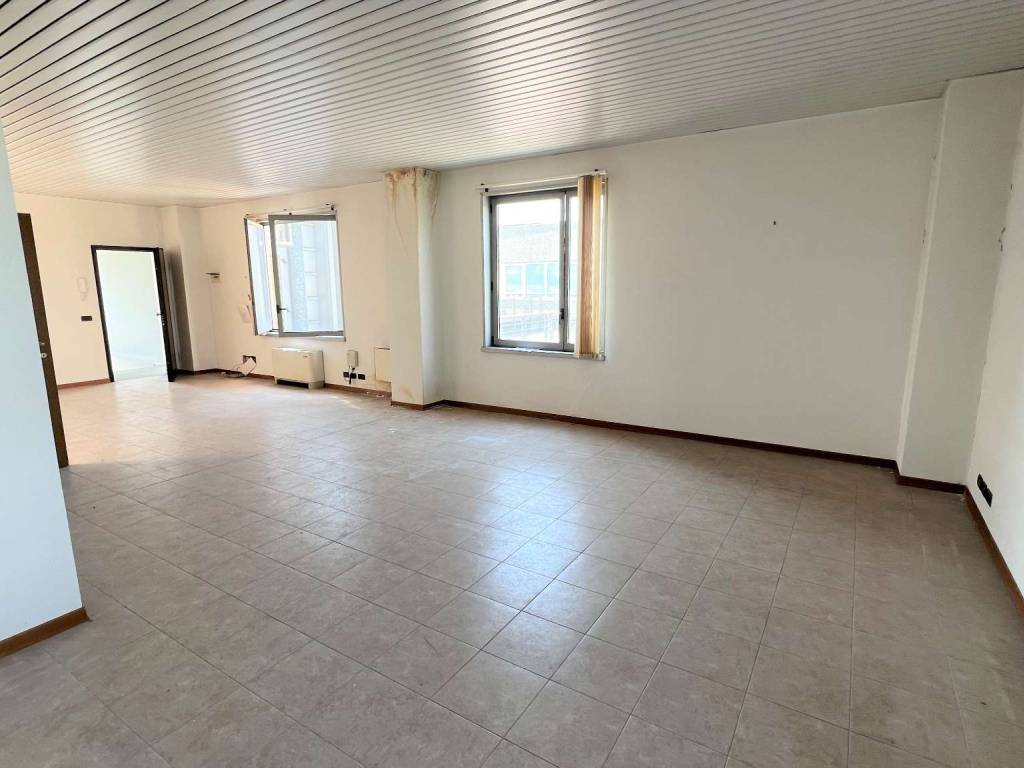 ufficio in vendita a Bologna in zona Savena