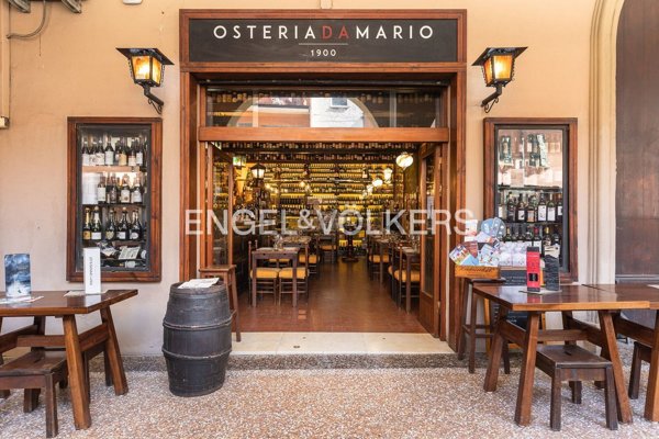 locale commerciale in vendita a Bologna in zona Quartiere Porto