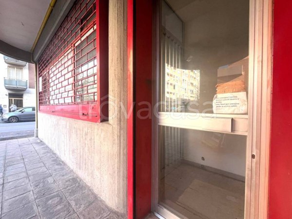 negozio in vendita a Bologna in zona Saragozza