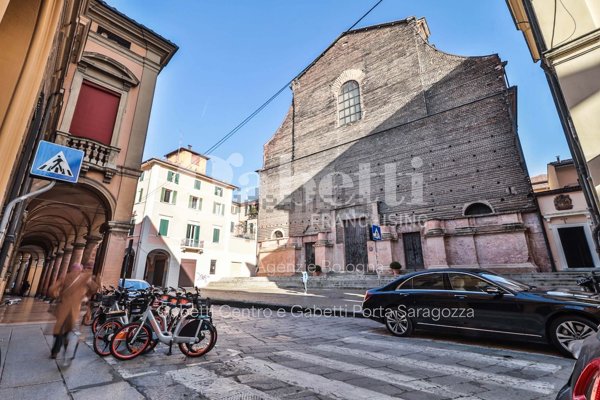 appartamento in vendita a Bologna in zona Santo Stefano