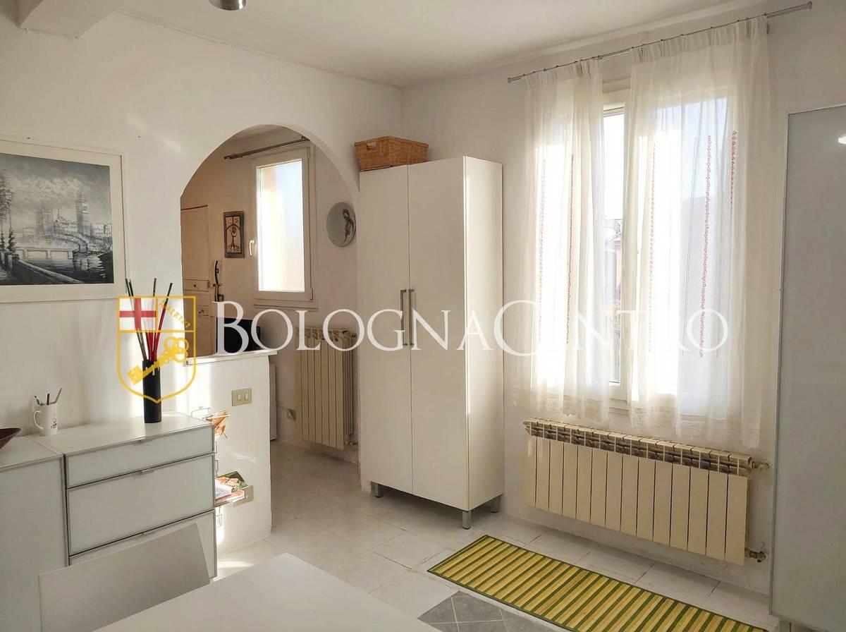 appartamento in vendita a Bologna in zona Santo Stefano