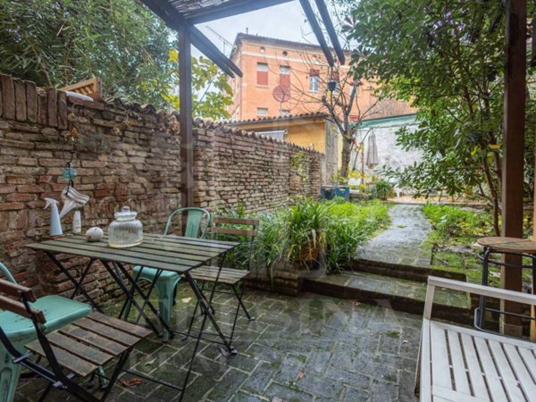 appartamento in vendita a Bologna in zona Santo Stefano