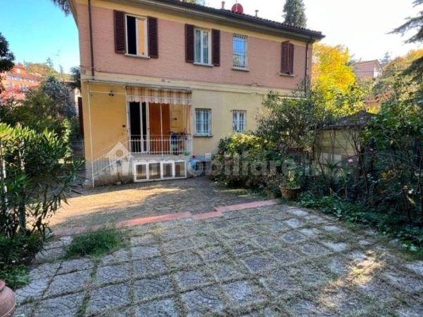 casa indipendente in vendita a Bologna in zona Santo Stefano
