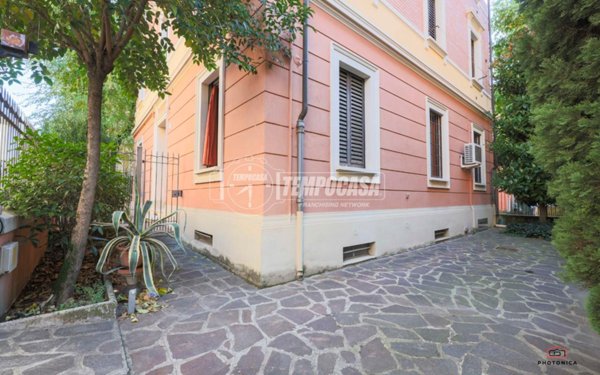 appartamento in vendita a Bologna in zona Saragozza