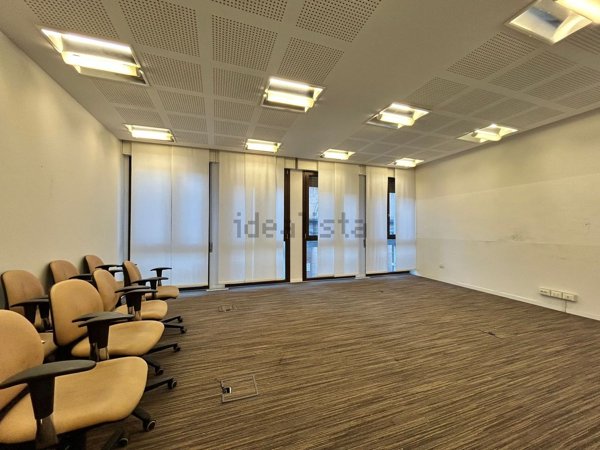 ufficio in vendita a Bologna in zona Quartiere Porto