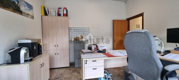 ufficio in vendita a Bologna in zona San Vitale