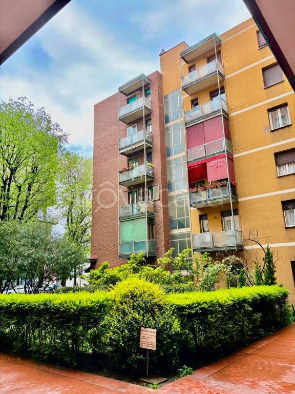 appartamento in vendita a Bologna in zona Saffi