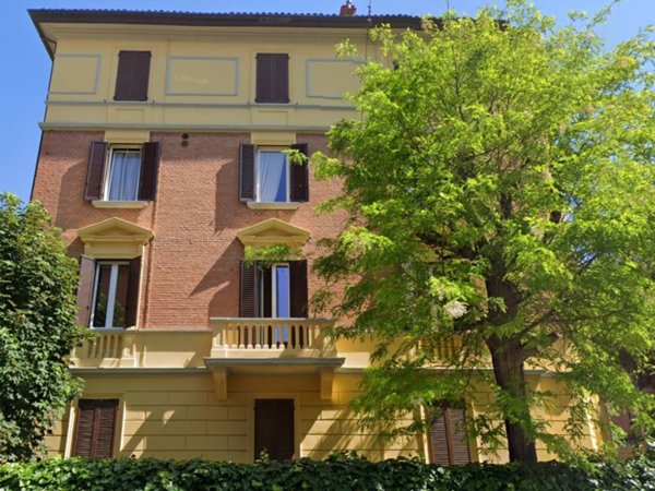 appartamento in vendita a Bologna in zona Saffi