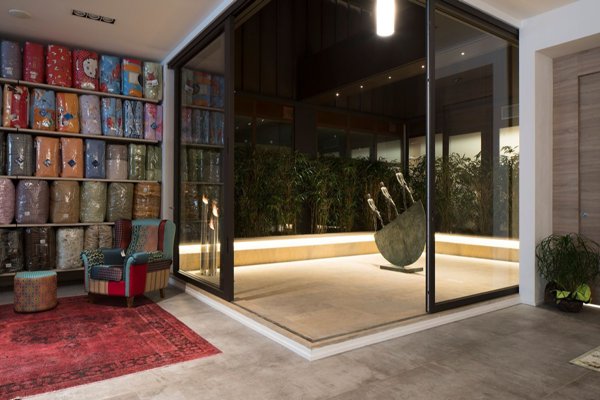 locale commerciale in vendita a Bologna in zona San Vitale