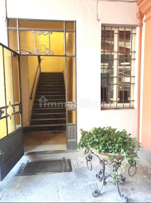 ufficio in vendita a Bologna in zona Centro Storico
