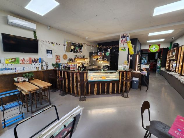 negozio in vendita a Bologna in zona Centro Storico