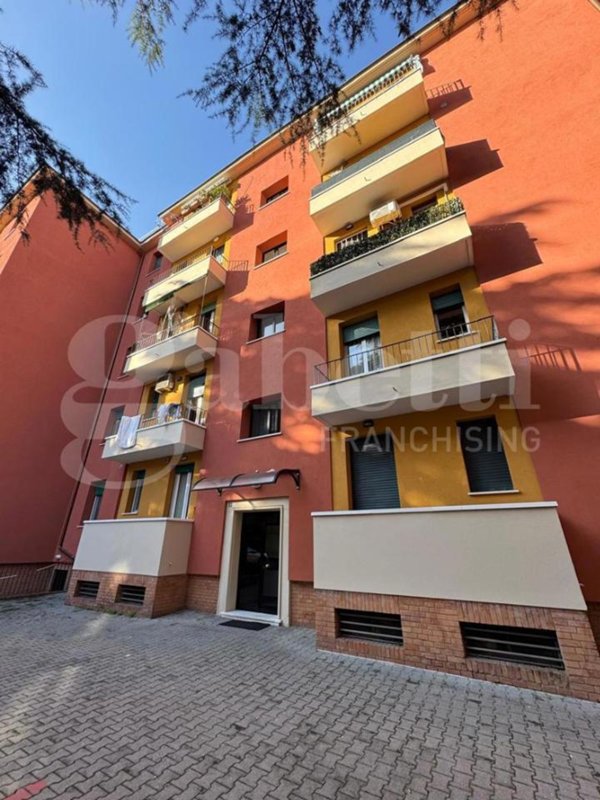 appartamento in vendita a Bologna in zona Saffi