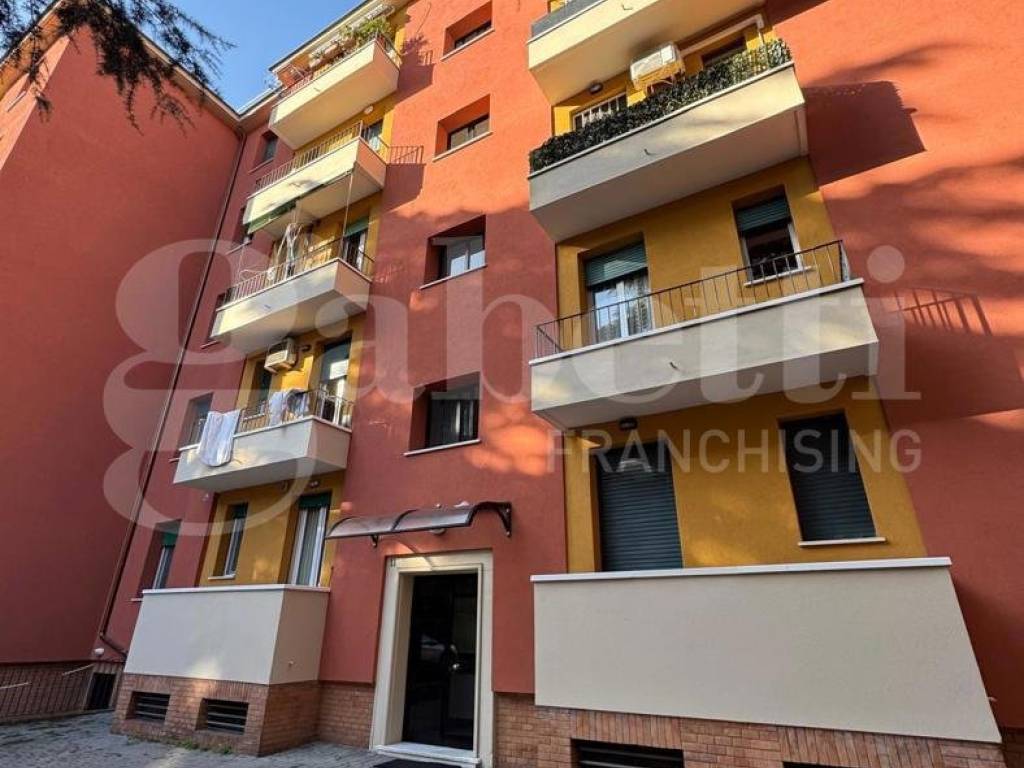 appartamento in vendita a Bologna in zona Saffi