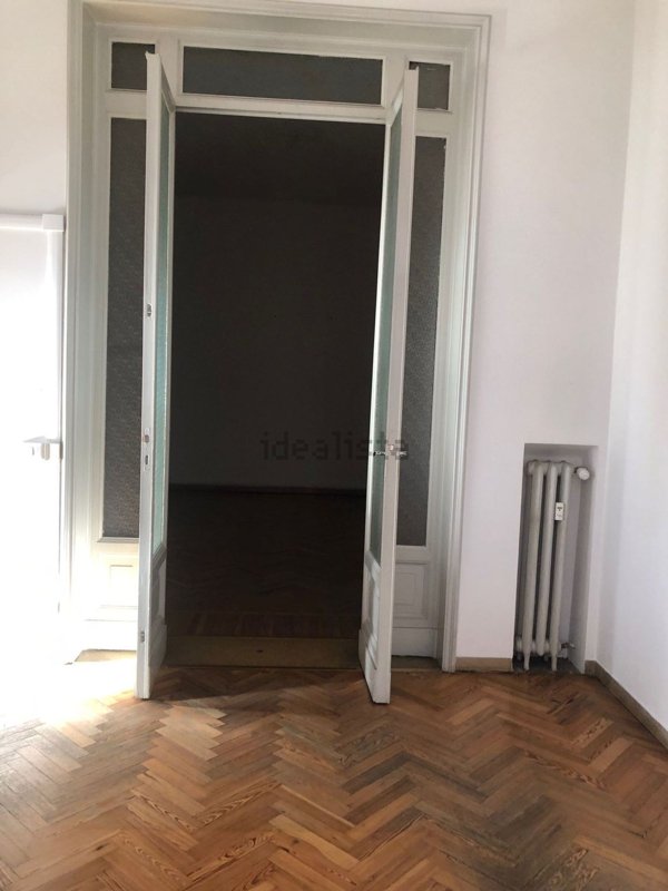 ufficio in vendita a Bologna in zona San Vitale