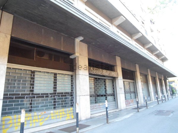 ufficio in vendita a Bologna in zona San Vitale