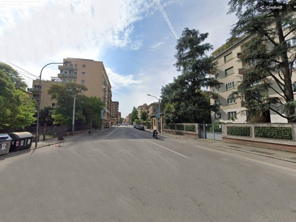 negozio in vendita a Bologna in zona Santo Stefano