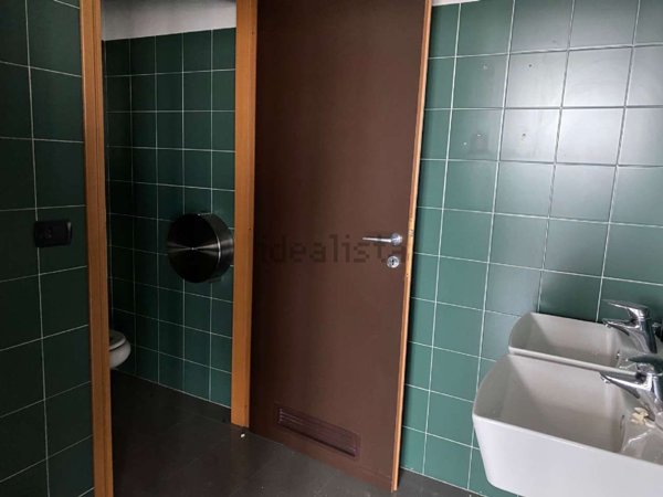 ufficio in vendita a Bologna in zona Aeroporto