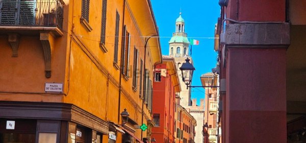 negozio in vendita a Bologna in zona Santo Stefano