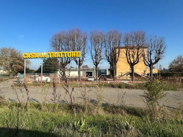 locale commerciale in vendita a Bologna in zona Aeroporto