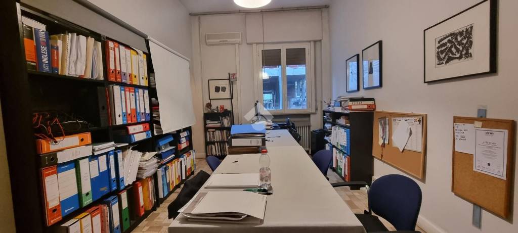 ufficio in vendita a Bologna in zona Quartiere Porto