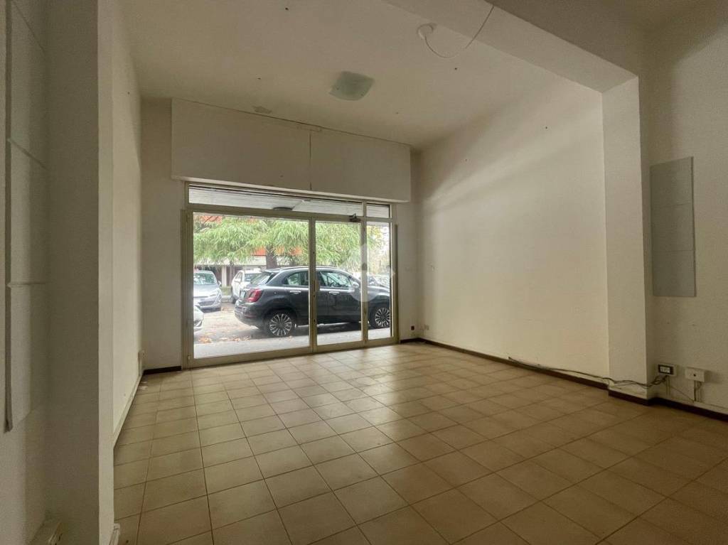 ufficio in vendita a Bologna in zona Savena