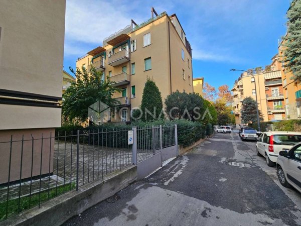 appartamento in vendita a Bologna