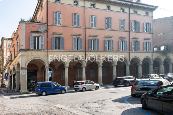 ufficio in vendita a Bologna in zona Quartiere Porto