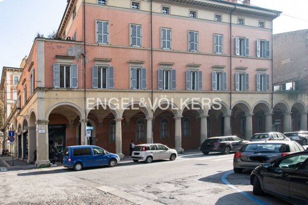 ufficio in vendita a Bologna in zona Centro Storico
