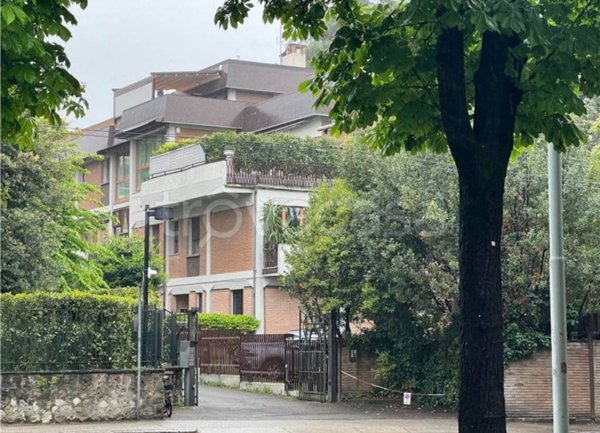appartamento in vendita a Bologna in zona Saragozza