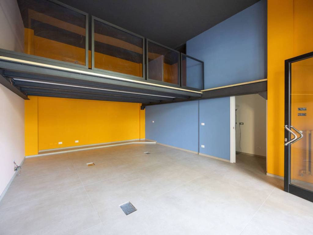 negozio in vendita a Bologna in zona Reno