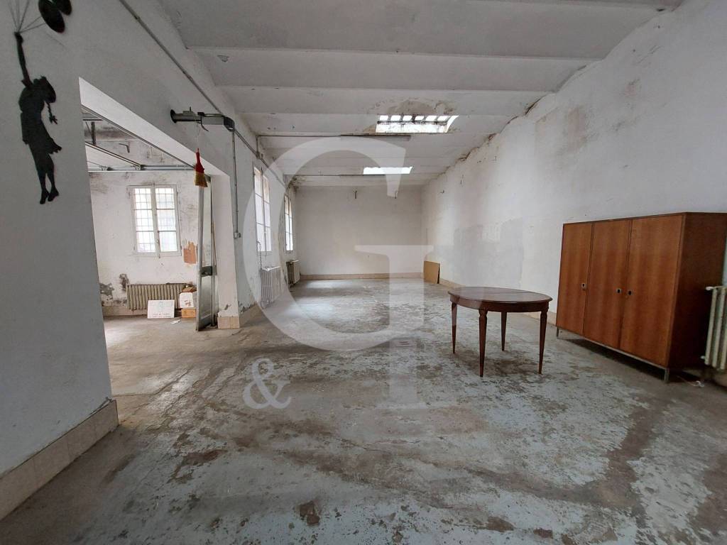 ufficio in vendita a Bologna in zona Centro Storico