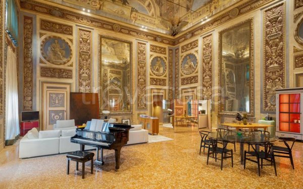 appartamento in vendita a Bologna in zona Santo Stefano