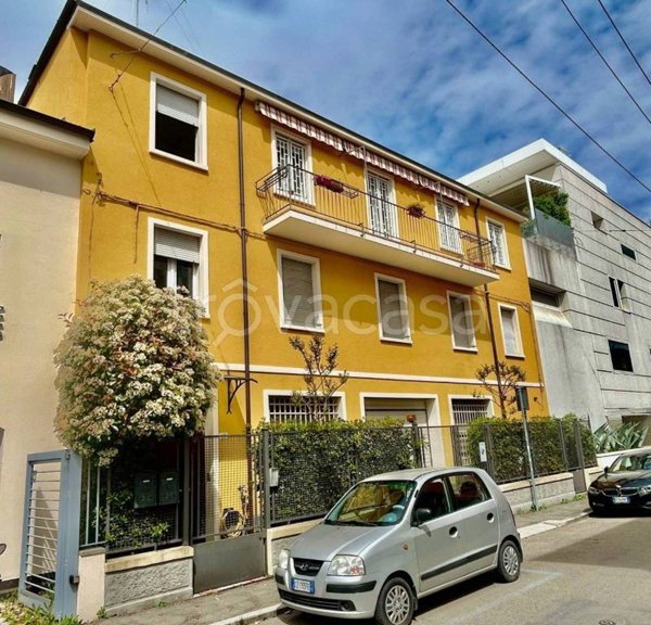 appartamento in vendita a Bologna in zona Saragozza