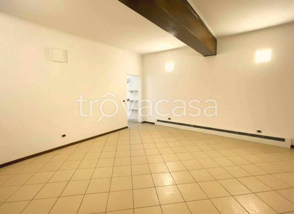 negozio in vendita a Bologna in zona Saragozza