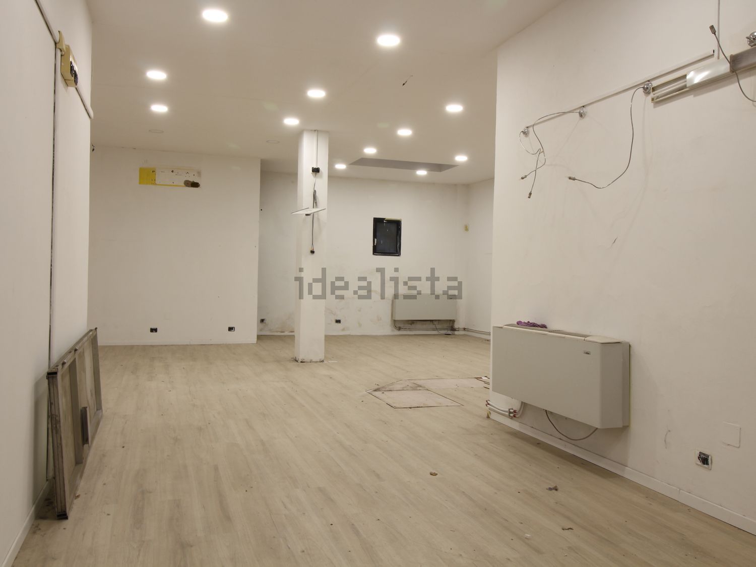 locale commerciale in vendita a Bologna in zona Quartiere Porto