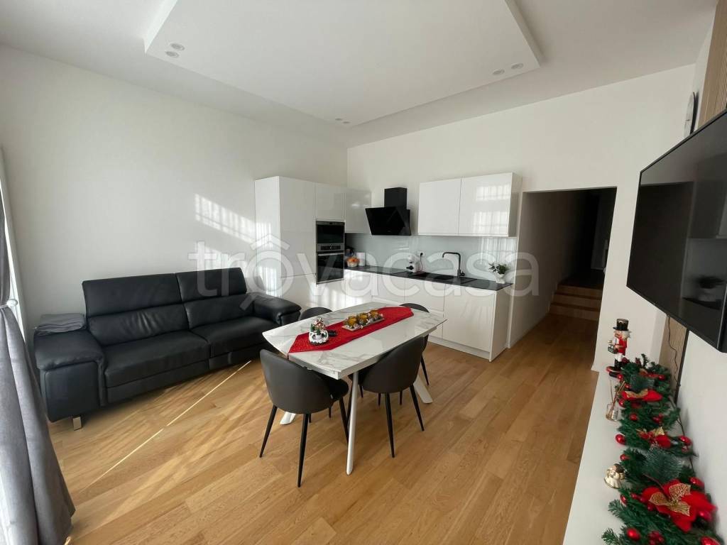 appartamento in vendita a Bologna in zona Saragozza