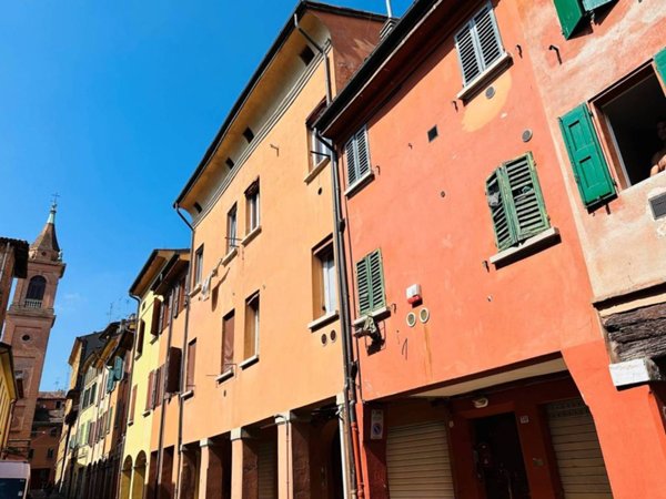 appartamento in vendita a Bologna in zona Saragozza
