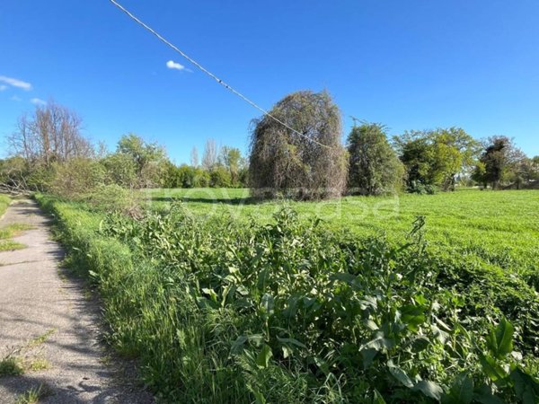 locale di sgombero in vendita a Bologna in zona Corticella