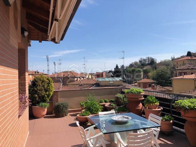 appartamento in vendita a Bologna in zona Saragozza