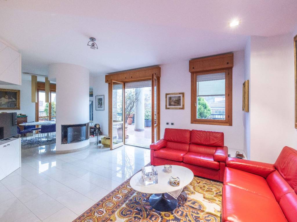 appartamento in vendita a Bologna in zona Saffi