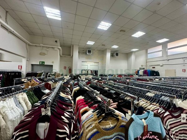 locale commerciale in vendita a Bologna in zona Corticella