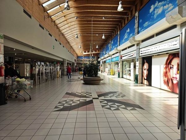 negozio in vendita a Bologna