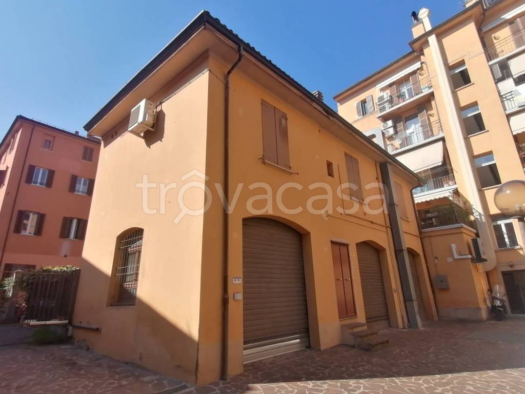 casa indipendente in vendita a Bologna in zona Saragozza