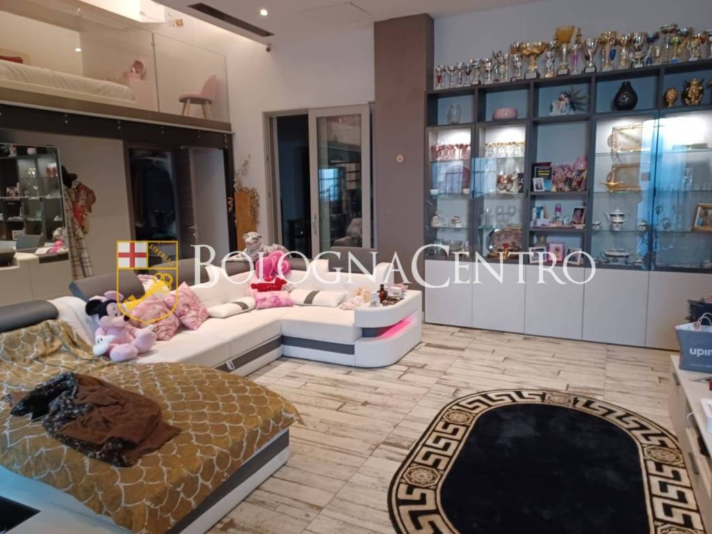 appartamento in vendita a Bologna in zona Saffi