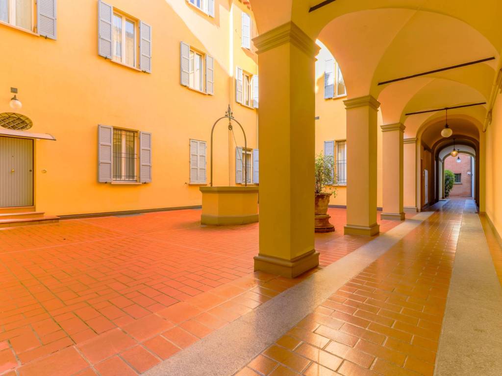 negozio in vendita a Bologna