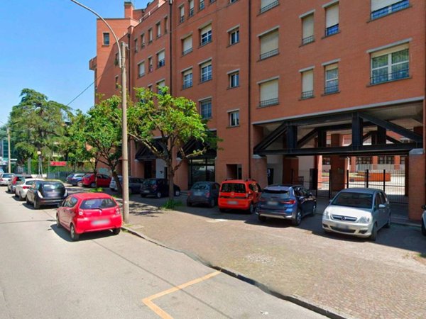 negozio in vendita a Bologna in zona Pilastro