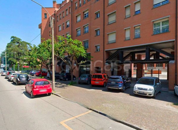 negozio in vendita a Bologna in zona San Donato