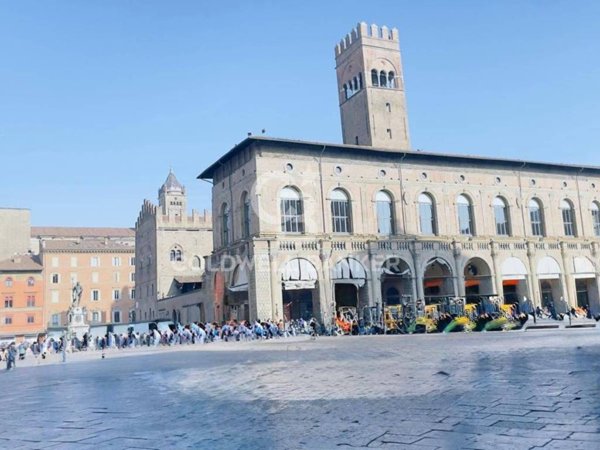 negozio in vendita a Bologna in zona Centro Storico